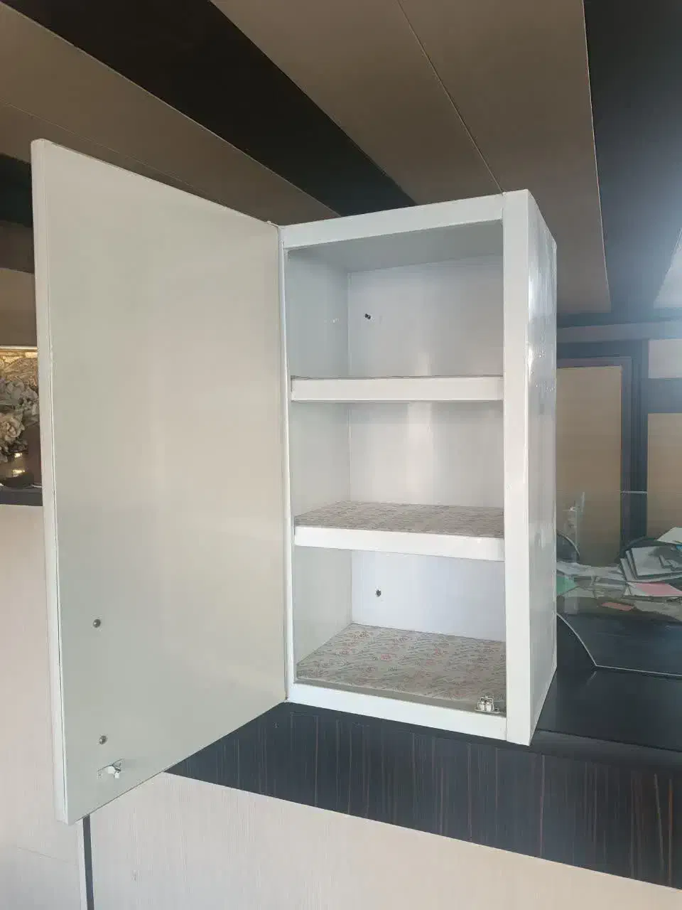 سلام کابینت سه طبقه درب دار|جاکفشی، کمد، دراور|تویسرکان, |دیوار