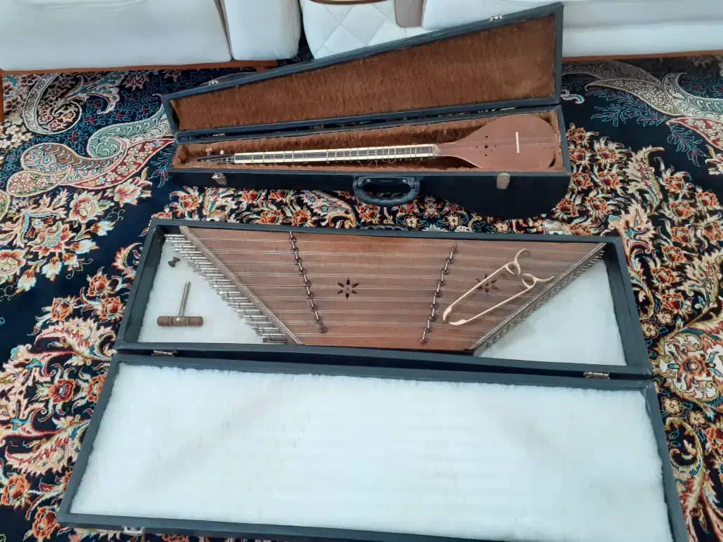 سنتور وسه تار در حد نو|سازهای سنتی|رامسر, |دیوار