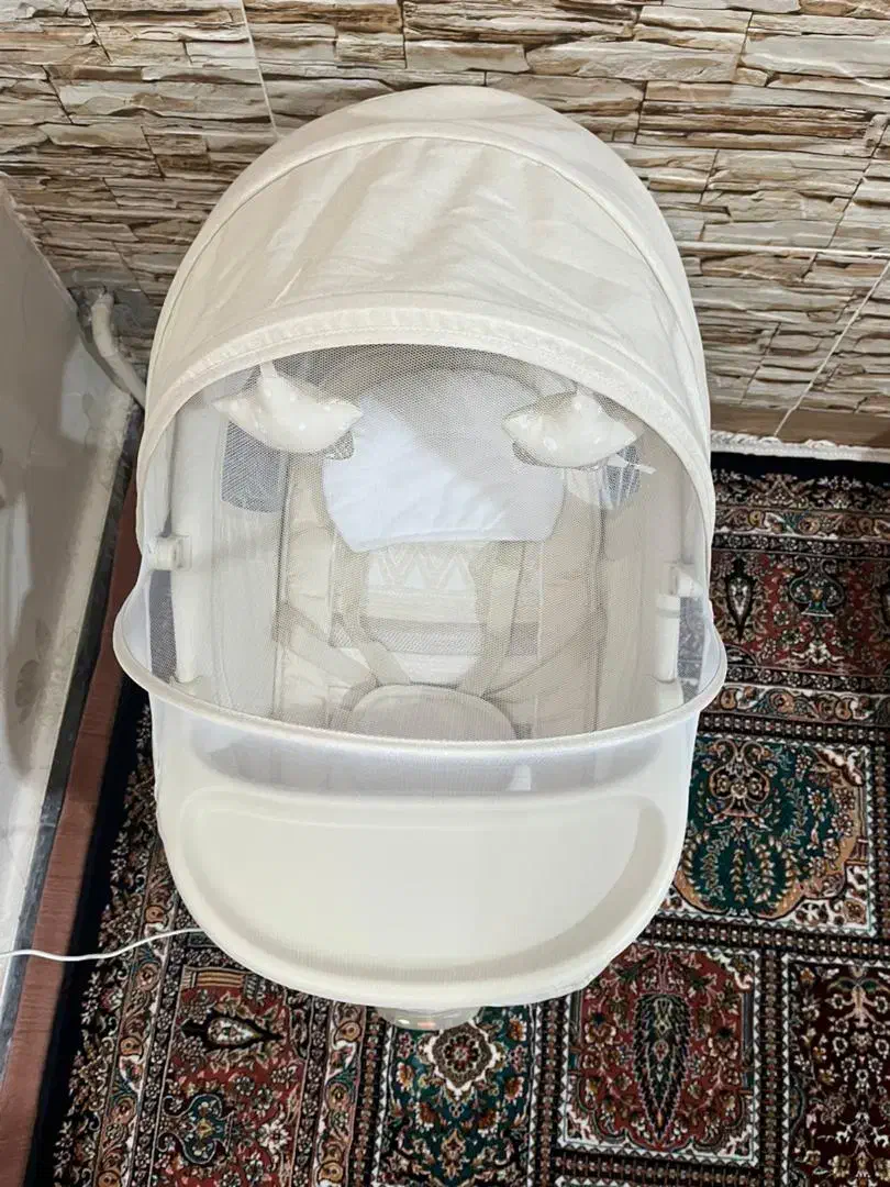 گهواره برقی و صندلی غذای کودک|تخت و صندلی بچه|پاکدشت, حصار امیر|دیوار