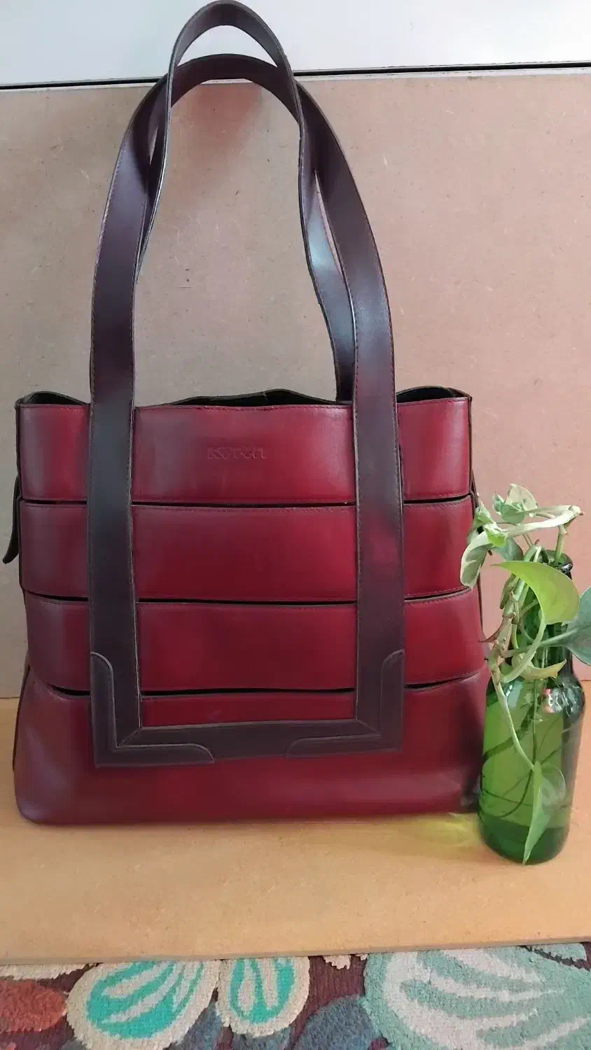 کیف و کفش چرم و معمولی|کیف، کفش، کمربند|رشت, فلسطین|دیوار