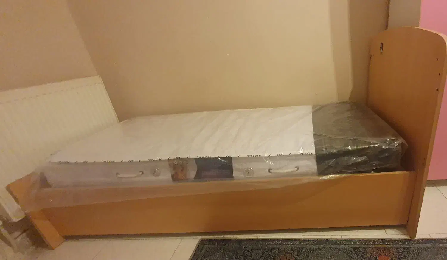 تخت نوجوان|تخت و سرویس خواب|پرند, فاز ۴|دیوار