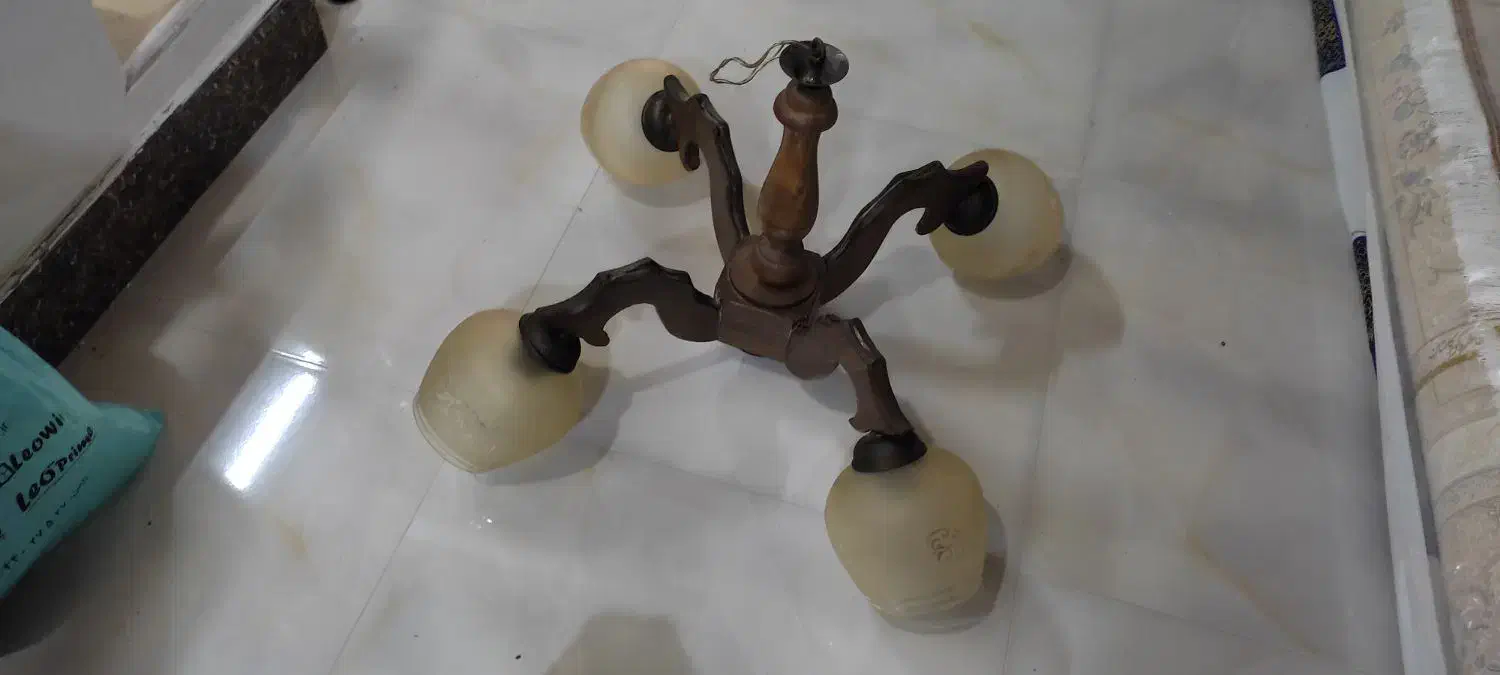 لوستر چوبی قدیمی ۴ شاخه|لوستر و چراغ آویز|محمودآباد, |دیوار