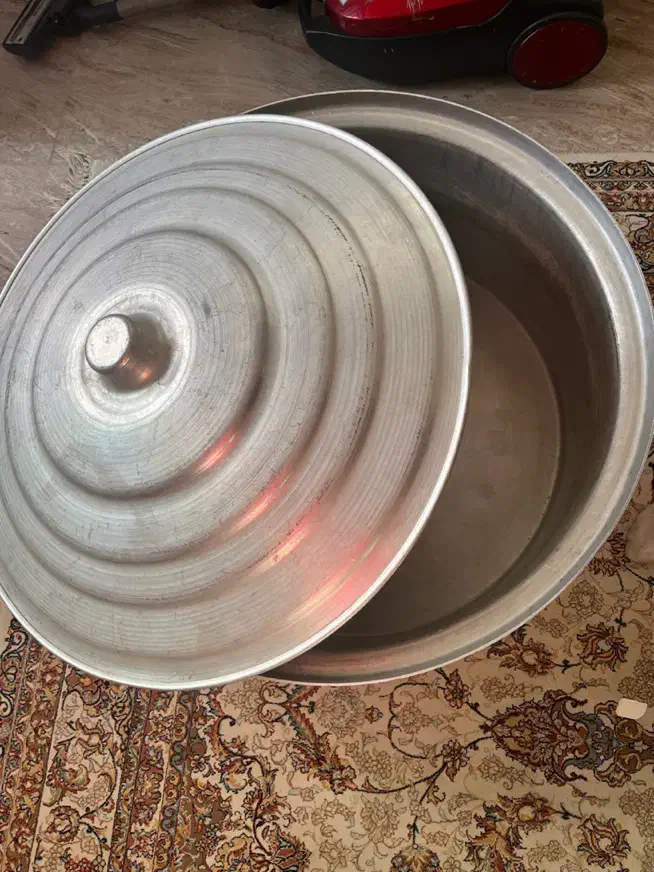 قابلمه روحی خیلی بزرگ|ظروف پخت‌وپز|تنکابن, |دیوار