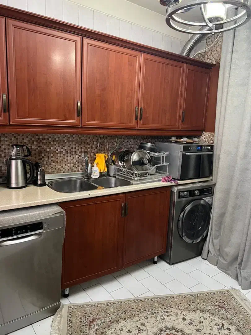 90متر سالن پرده خور باپارکینگ و 12مترانباری