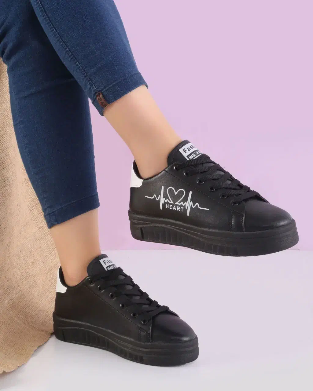 کفش|کیف، کفش، کمربند|قهدریجان, |دیوار