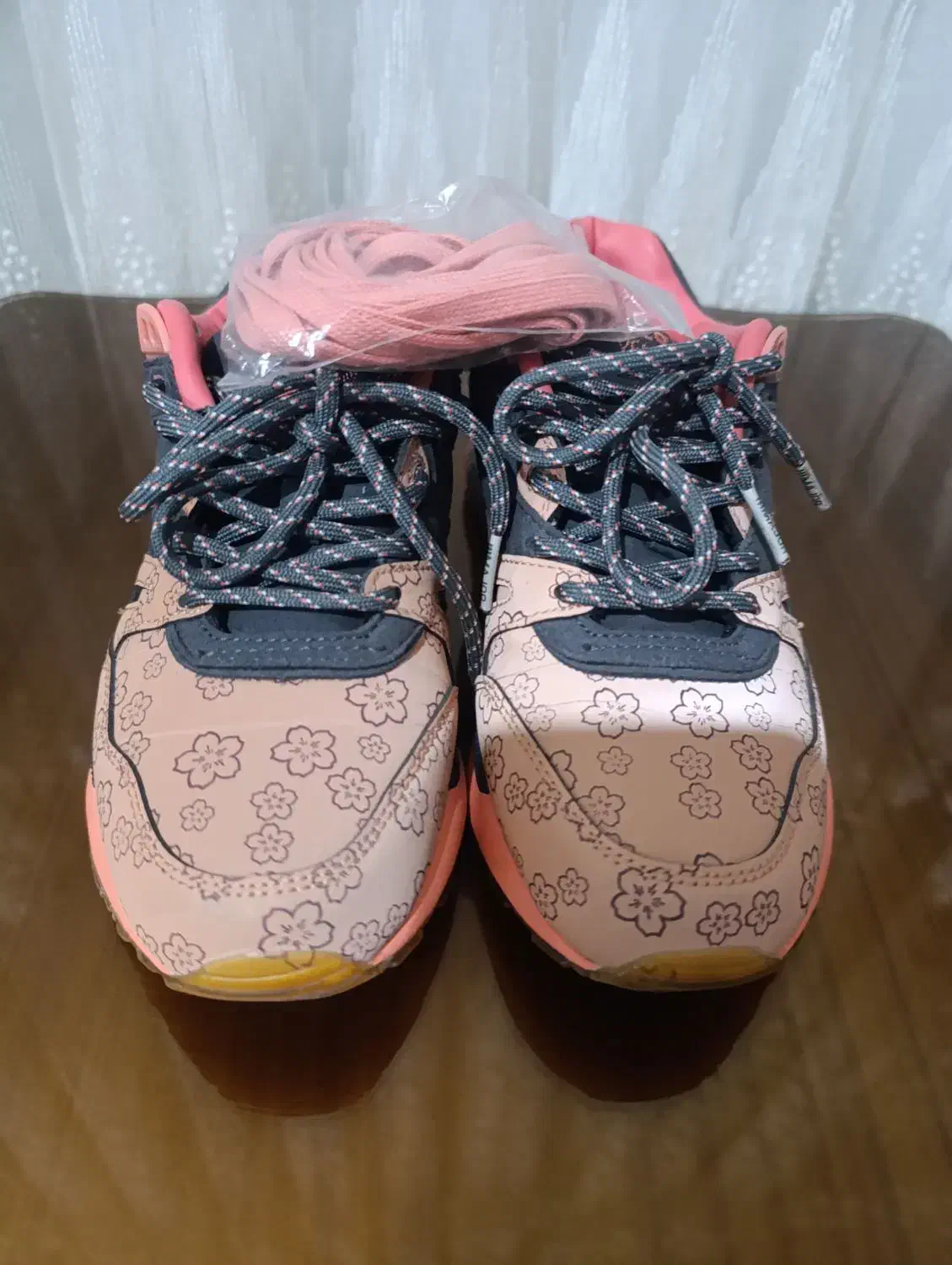 کفش Reebok اصل|کیف، کفش، کمربند|میانه, |دیوار