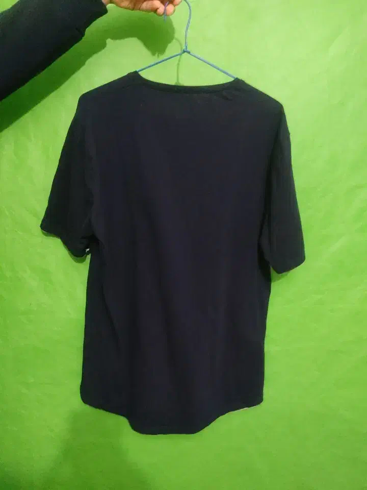 تیشرت شیک و کاملا نو|لباس|تهران, صد دستگاه|دیوار