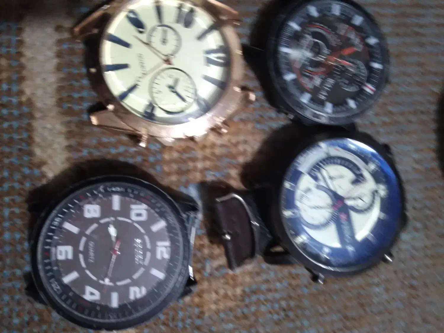 ساعت وانگشتر|ساعت|نیشابور, باغ نو|دیوار