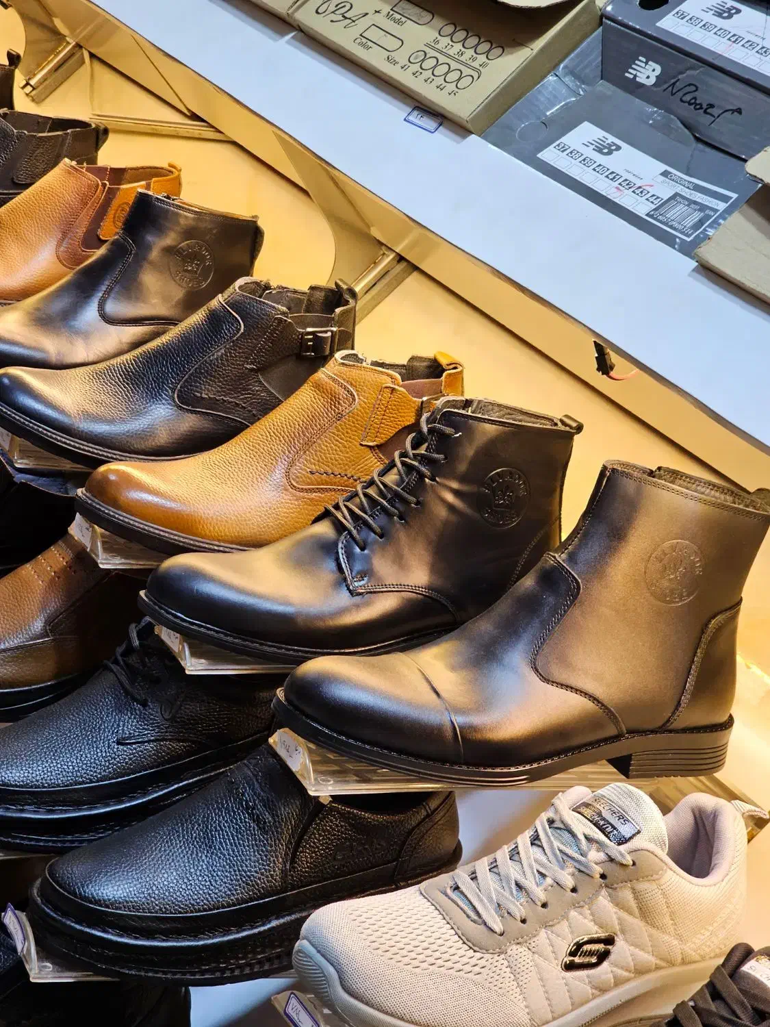 حراج یلدایی نیم بوت مردانه و زنانه|کیف، کفش، کمربند|اصفهان, تخت فولاد|دیوار