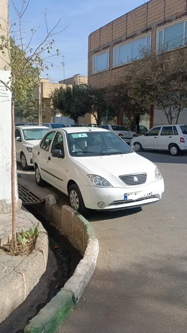 تیبا ۴۰۱ صندوق دار|خودرو سواری و وانت|قم, حکمت شمالی|دیوار