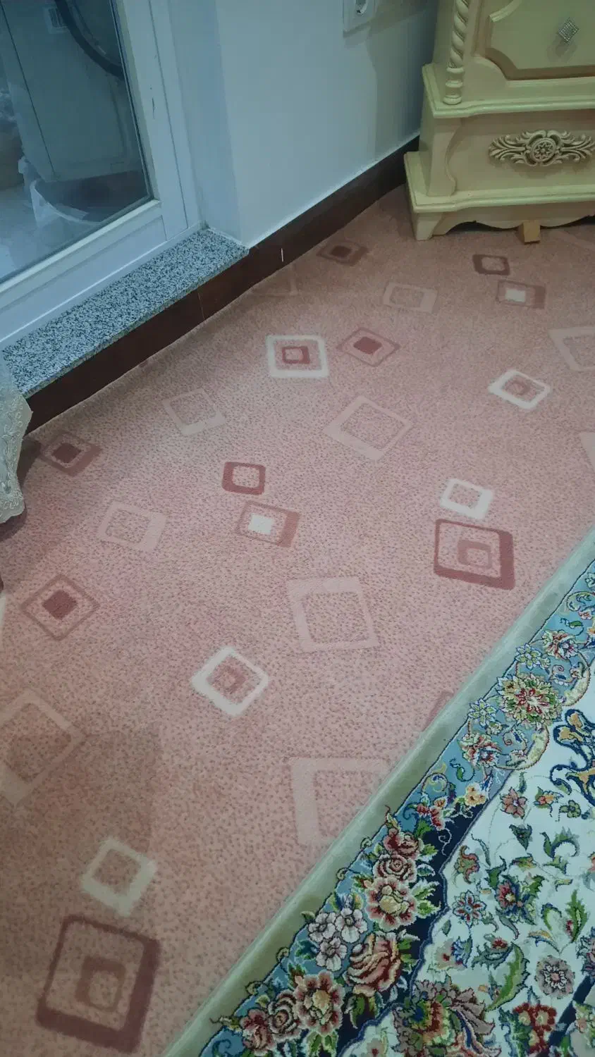 موکت ۷۰ متر درحد نو کاملا سالم بدون پارگی و سوختگی|موکت|چالوس, |دیوار