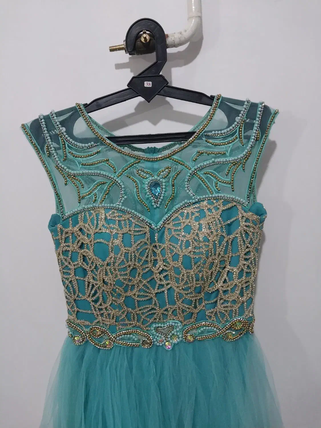 لباس مجلسی|لباس|رزن, |دیوار