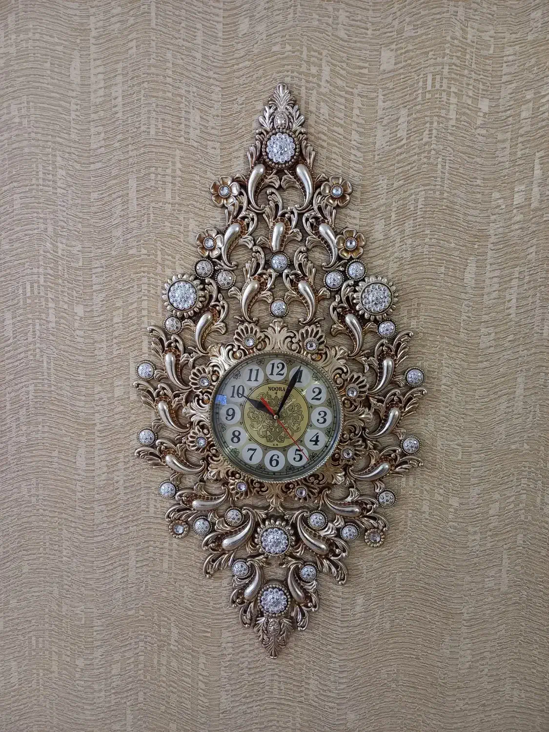 ساعت دیواری کاملا سالم|ساعت دیواری و تزئینی|قوچان, |دیوار