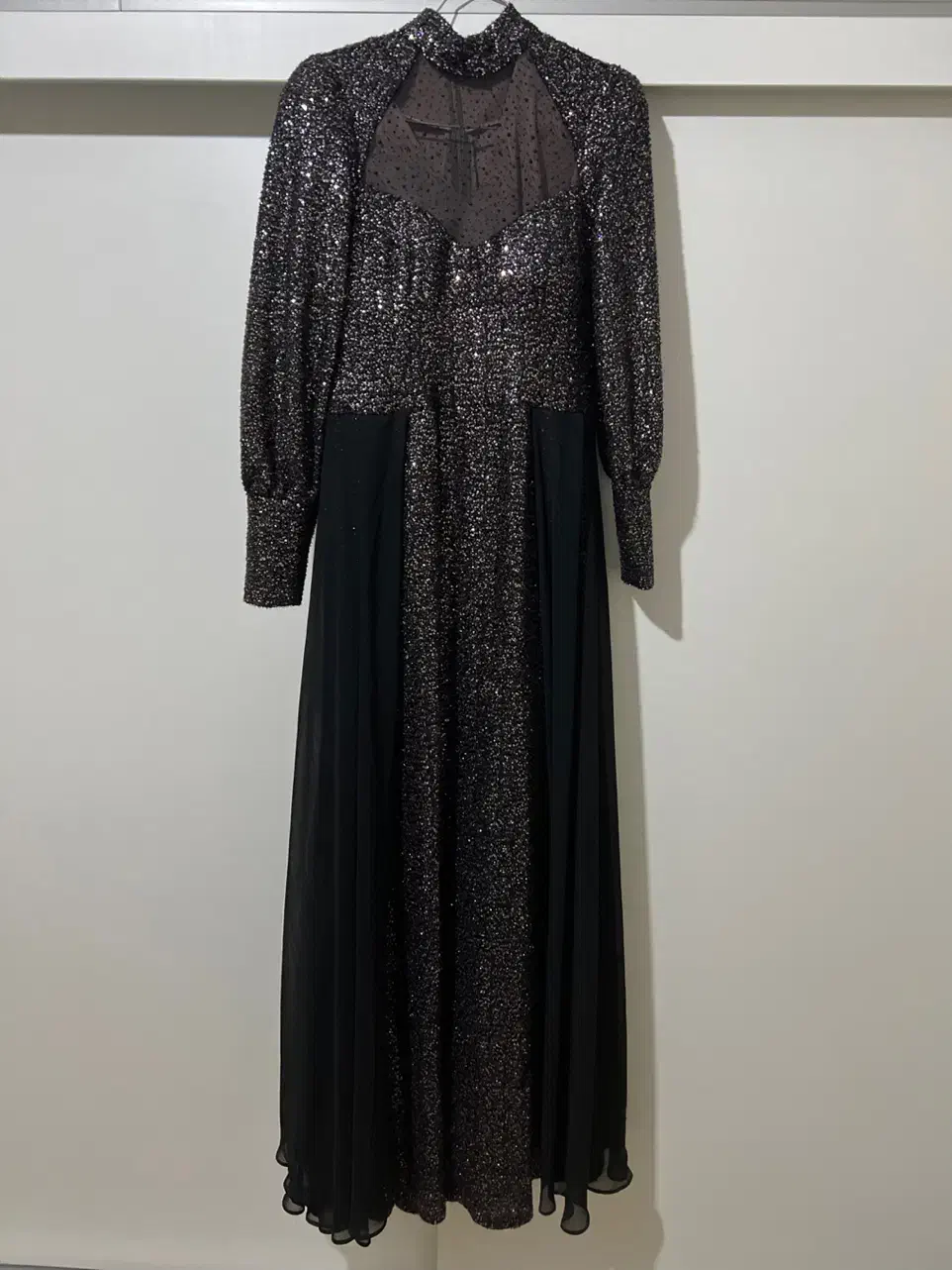 لباس مجلسی|لباس|همدان, |دیوار