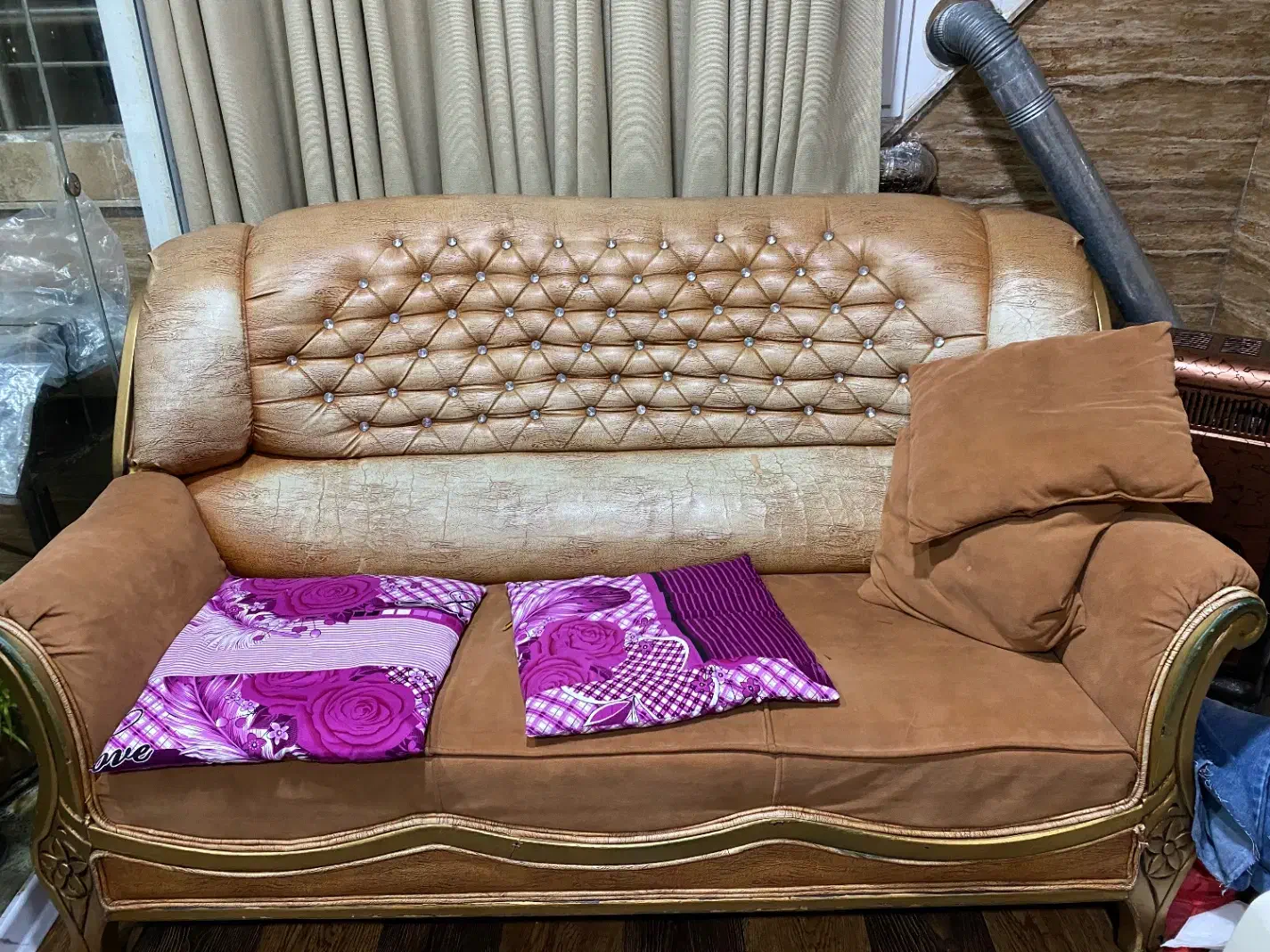 مبل هفت نفره چرم|مبلمان خانگی و میز عسلی|رشت, یخسازی|دیوار