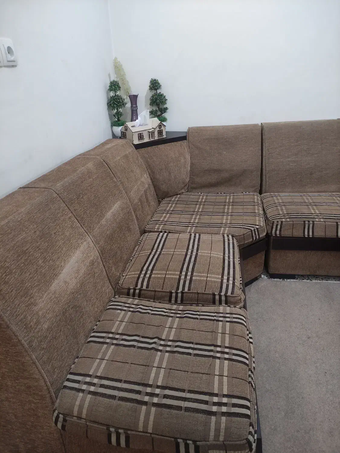 مبل هفت نفره بامیز.|مبلمان خانگی و میز عسلی|شوش, |دیوار