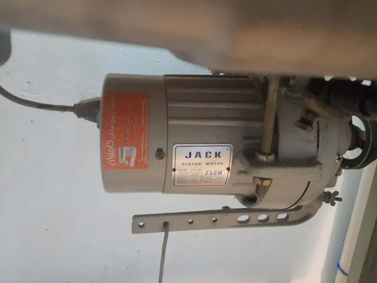 چرخ خیاطی جک|چرخ خیاطی و ریسندگی|رشت, پیرکلاچای|دیوار