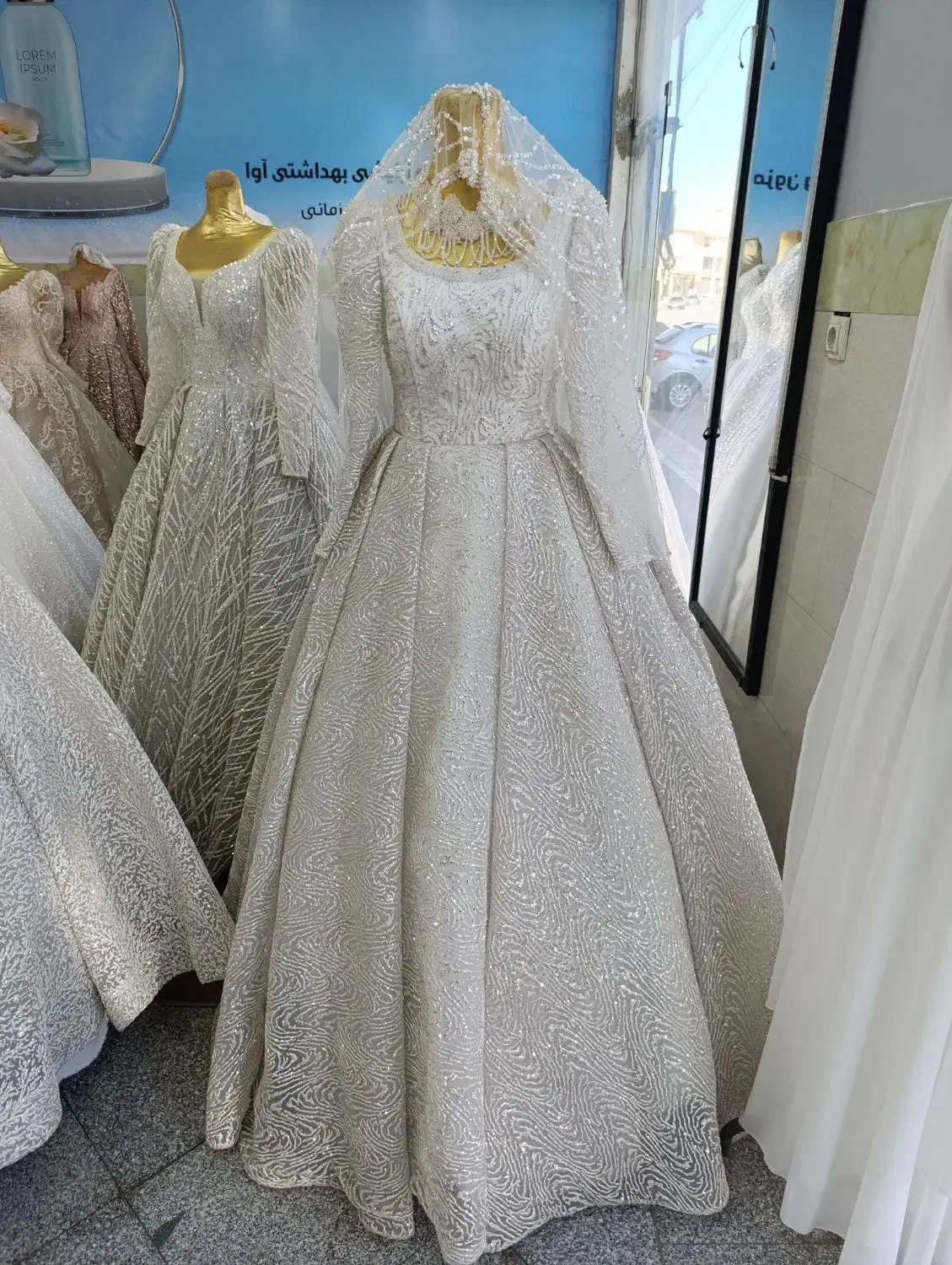 فروش لباس عروس زیر قیمت اجاره|لباس|ازنا, |دیوار