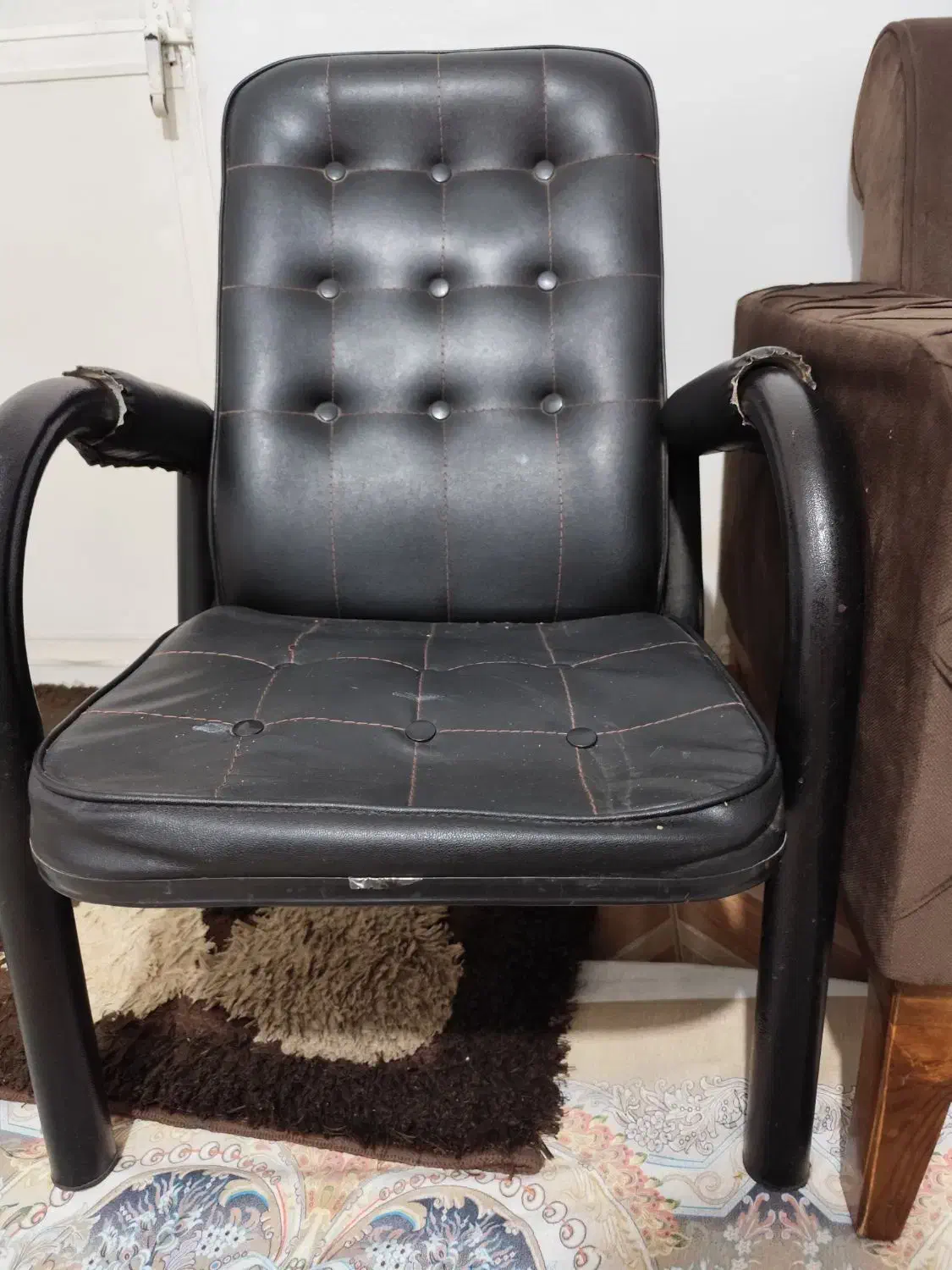 صندلی|مبلمان اداری|رشت, حمیدیان|دیوار