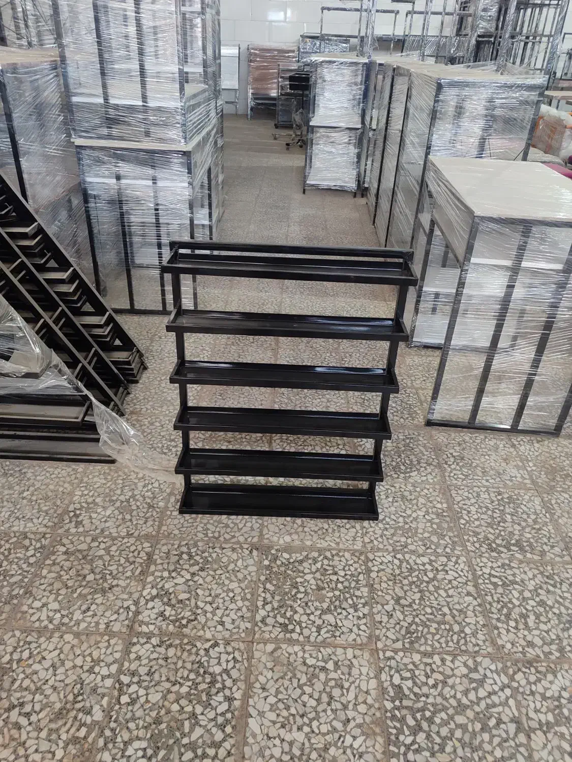 استند لاک دیواری|آرایشگاه و سالنهای زیبایی|اصفهان, قهجاورستان|دیوار