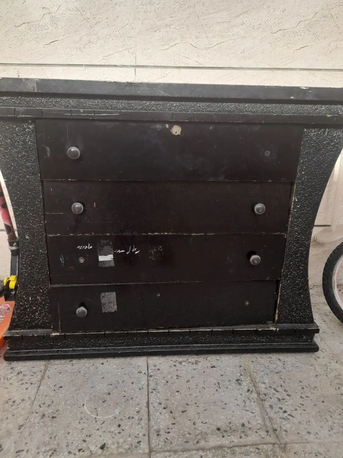 دراور|جاکفشی، کمد، دراور|بروجرد, |دیوار