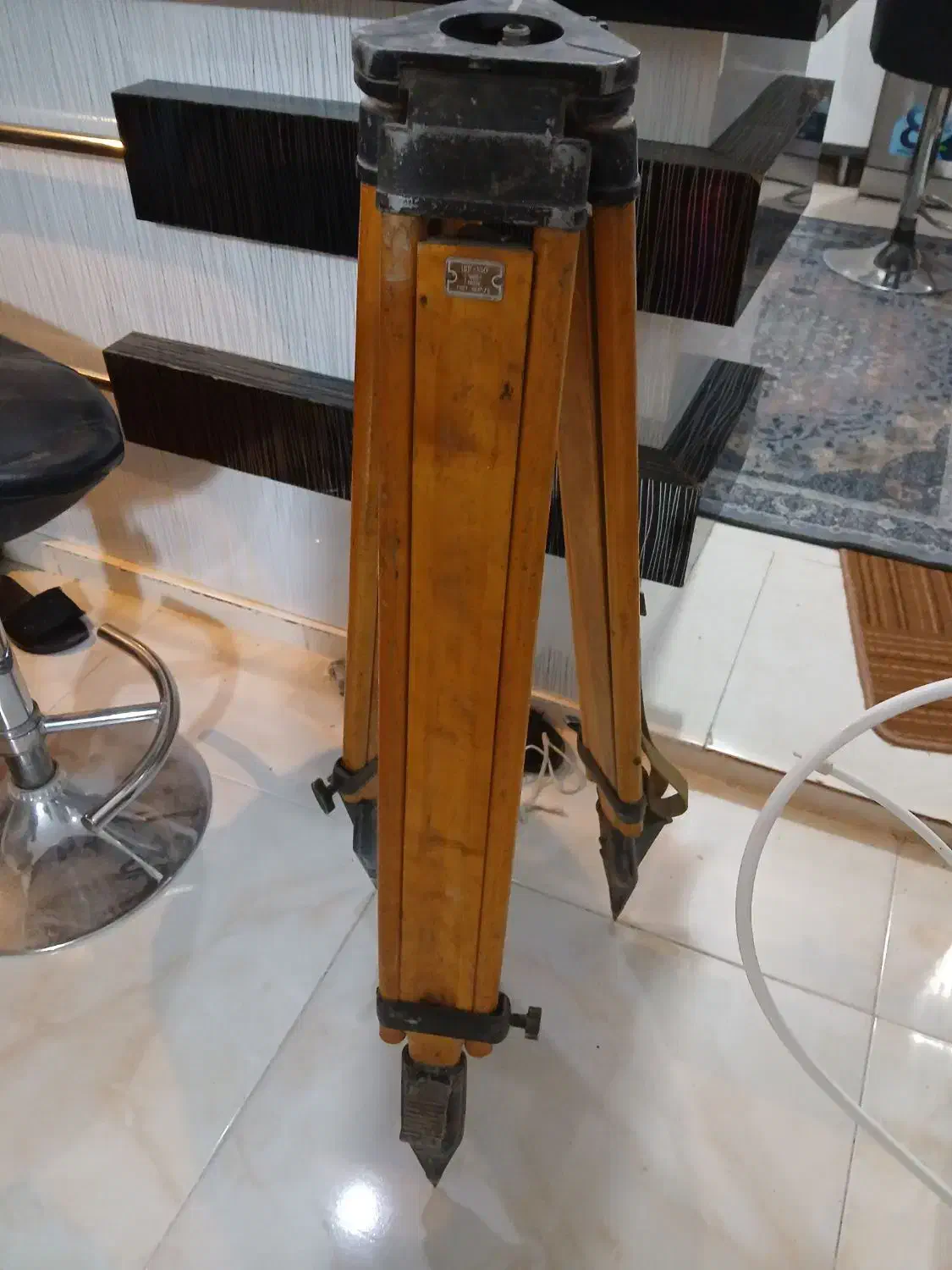 سه پایه دوربین نقشه برداری|ابزارآلات|شاهینشهر, عطار|دیوار