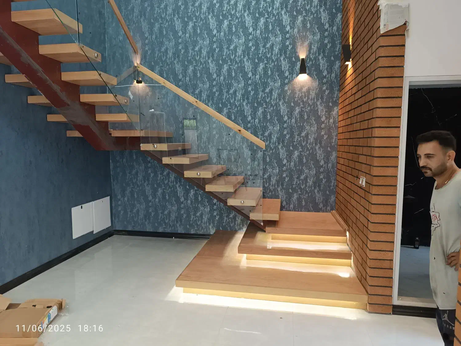 اجرایی پله آهنی و چوبی|مصالح و تجهیزات ساختمان|رشت, رودباری|دیوار