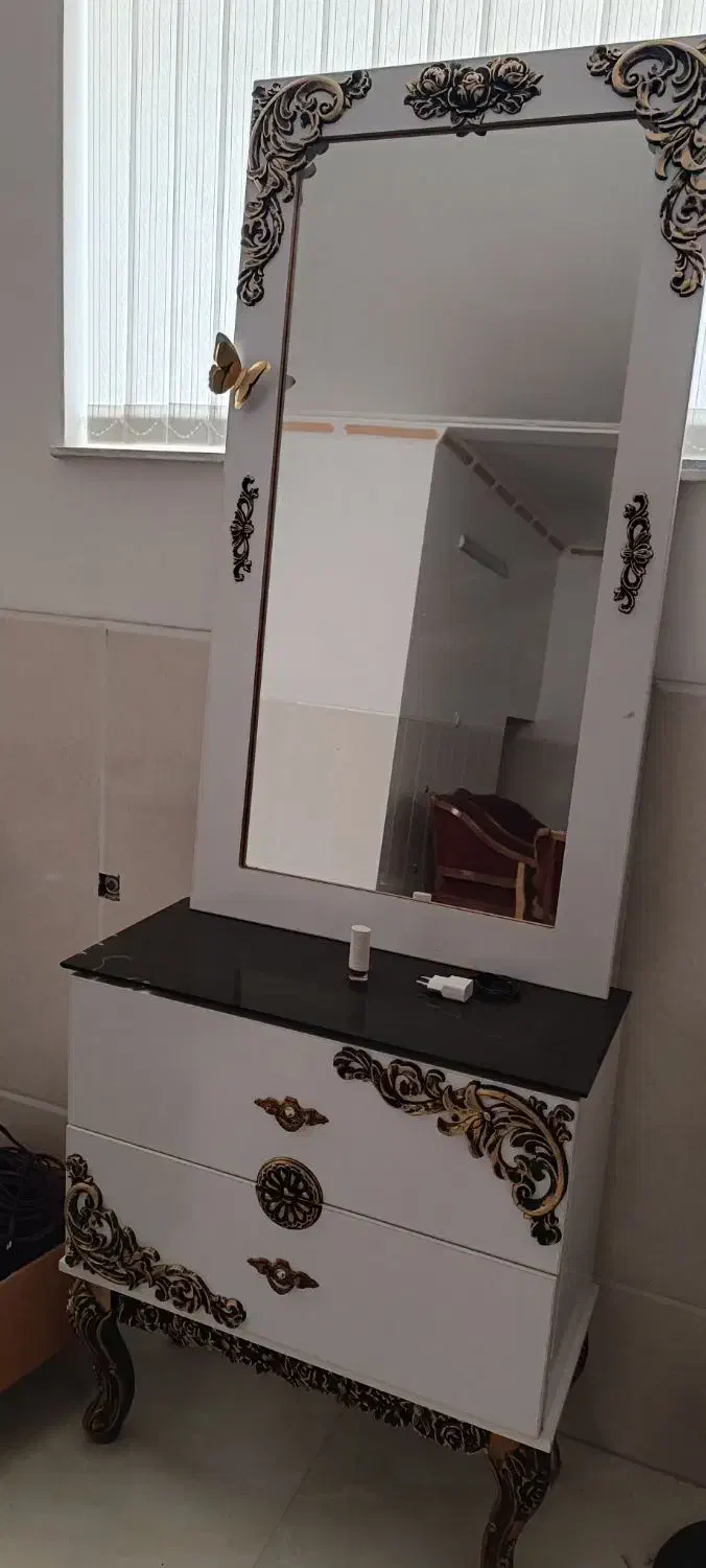 فروشی|آرایشی، بهداشتی، درمانی|بافق, |دیوار