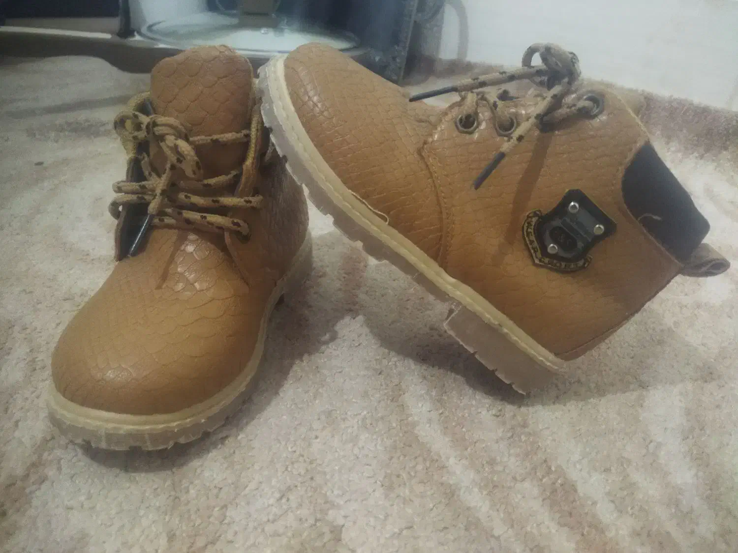 کفش زیبا و با کیفیت در حد نو|کفش و لباس بچه|دهدشت, |دیوار