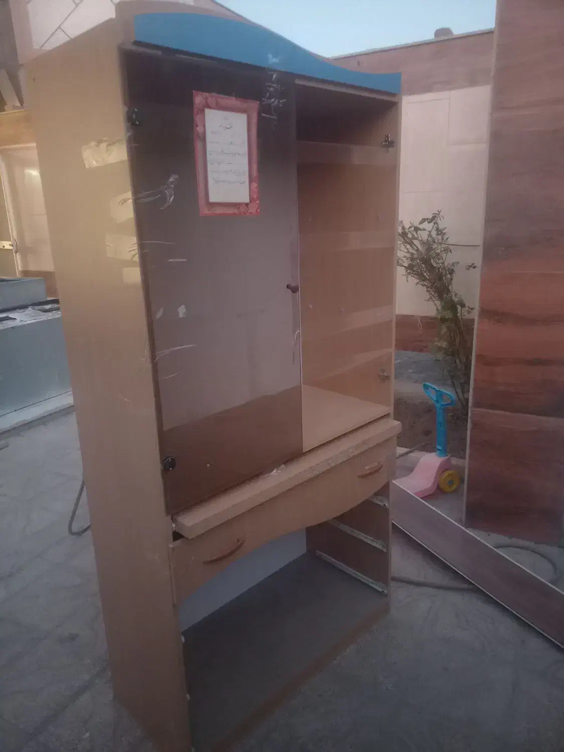 فروش ۲ عدد ویترین و کمد و کابینت|عمدهفروشی|برخوار, |دیوار