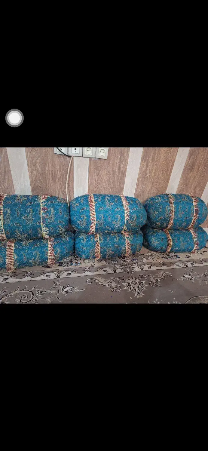 ۶عدد پشتی درحد نو|پشتی|بندر گناوه, |دیوار