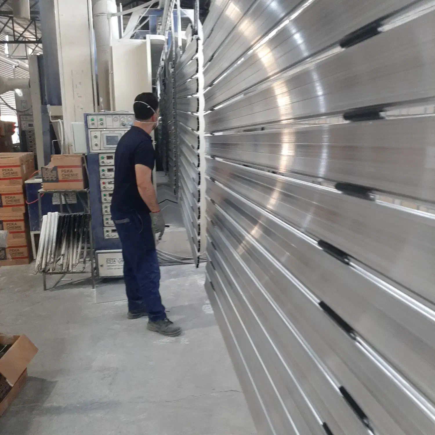 استخدام نیروی کار در شرکت تولید و رنگ کرکره برقی|استخدام صنعتی، فنی، مهندسی|معصومیه, |دیوار