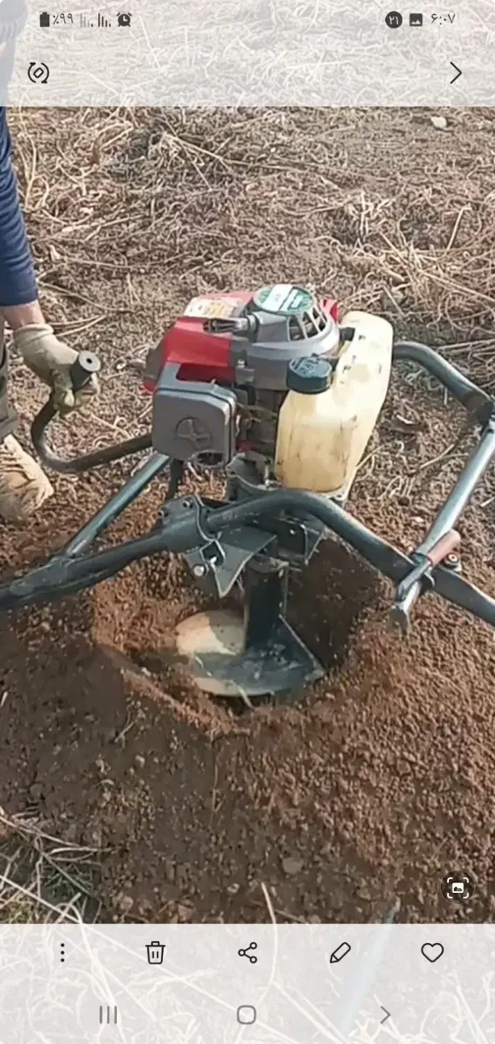 کارکردن با دستگاه چاله کن فرغونی|خدمات باغبانی و درختکاری|مهاباد (آذربایجان غربی), |دیوار