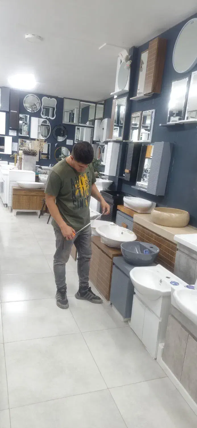 روشویی کابینتی دیواری با آینه بک لایت|لوازم سرویس بهداشتی|دماوند, گیلاوند|دیوار