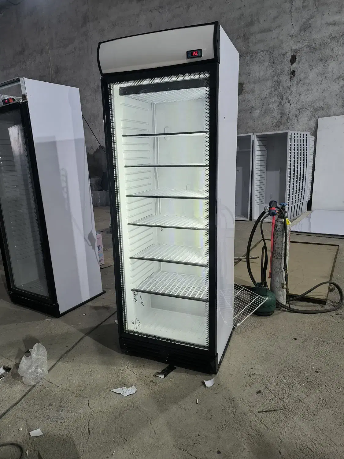 یخچال ایستاده صنعتیی مغازه دو درب سه درب نفراست|فروشگاه و مغازه|مشهد, ایثارگران|دیوار