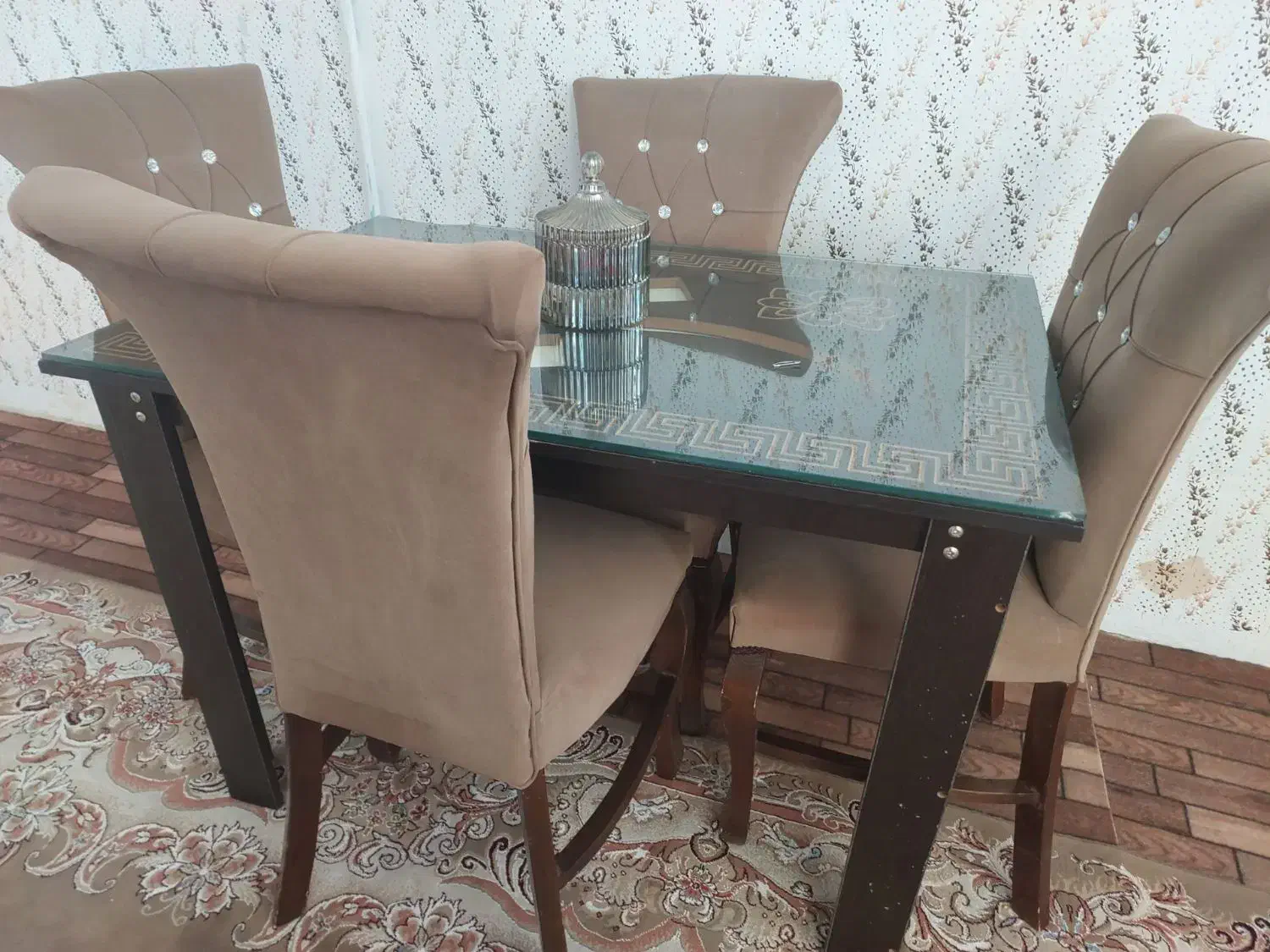 میز ناهار خوری ۴نفره|میز و صندلی غذاخوری|الشتر, |دیوار