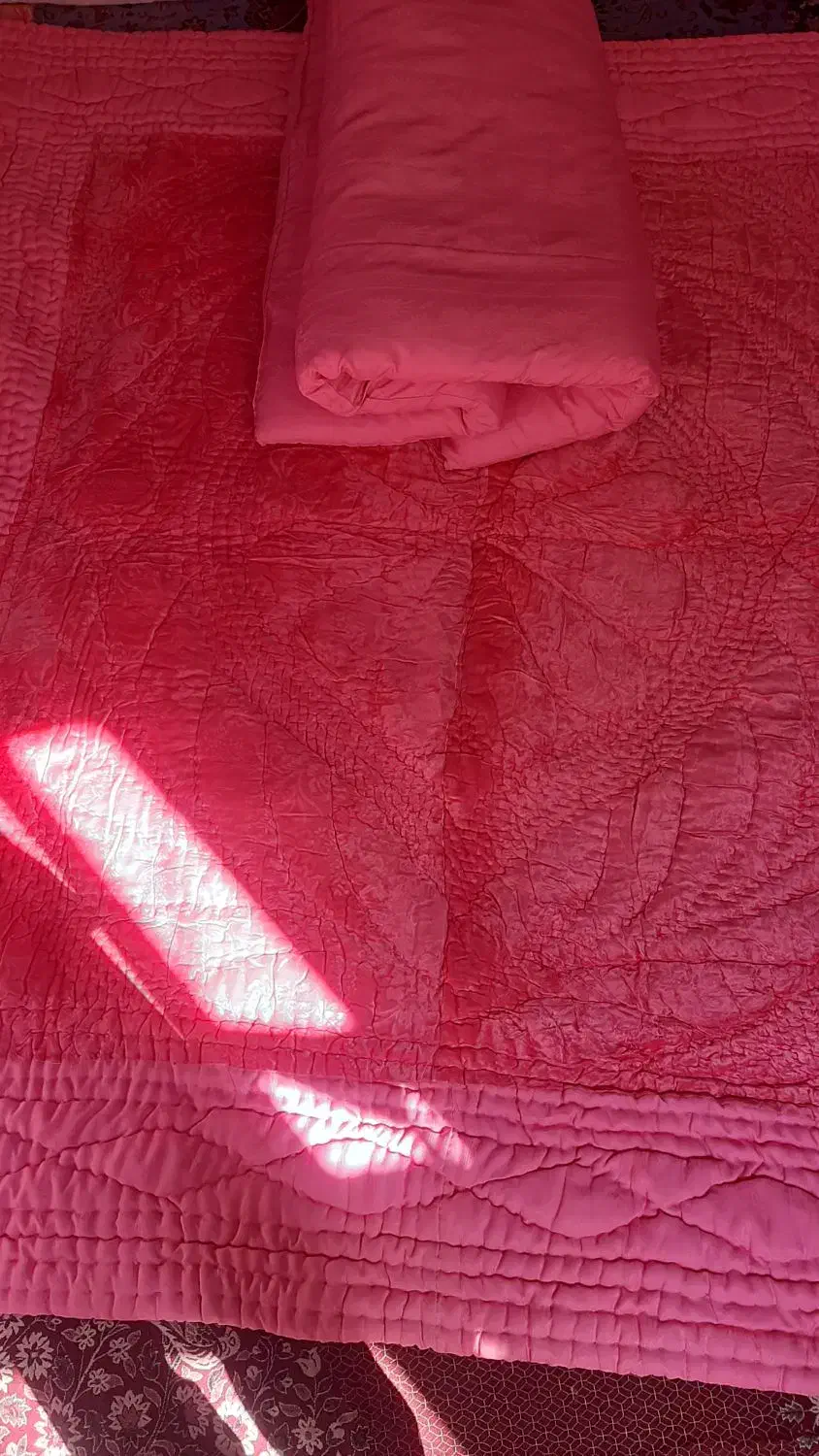 لحاف و تشک|رختخواب، بالش، پتو|ابریشم, |دیوار