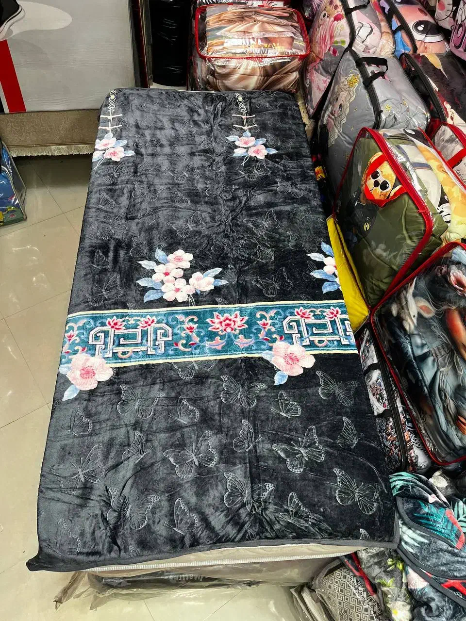 پتو لیزری گلدار|رختخواب، بالش، پتو|مشهد, عیدگاه|دیوار