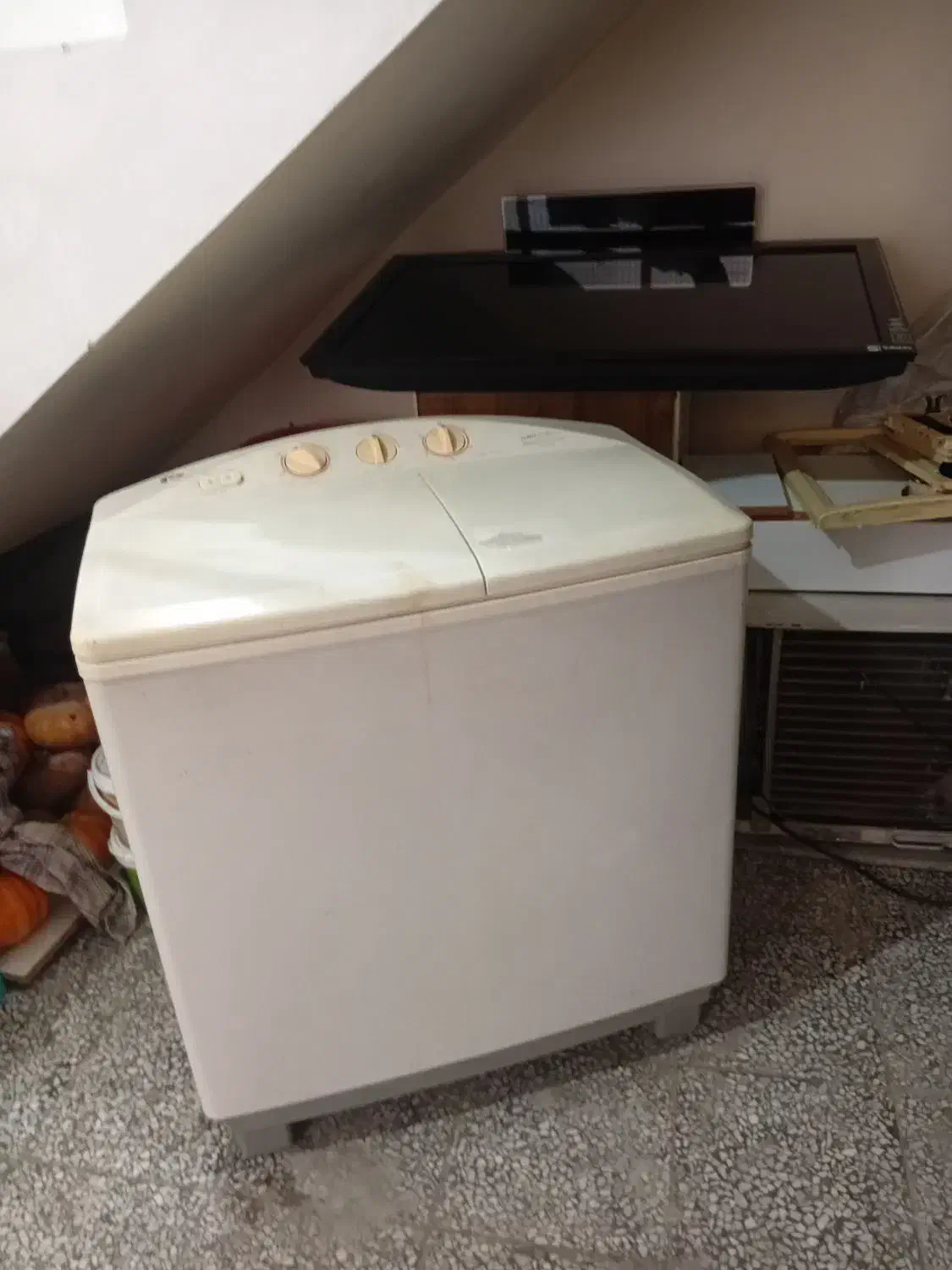 لباسشویی|ماشین لباسشویی و خشک‌کن لباس|لاهیجان, فیاض|دیوار