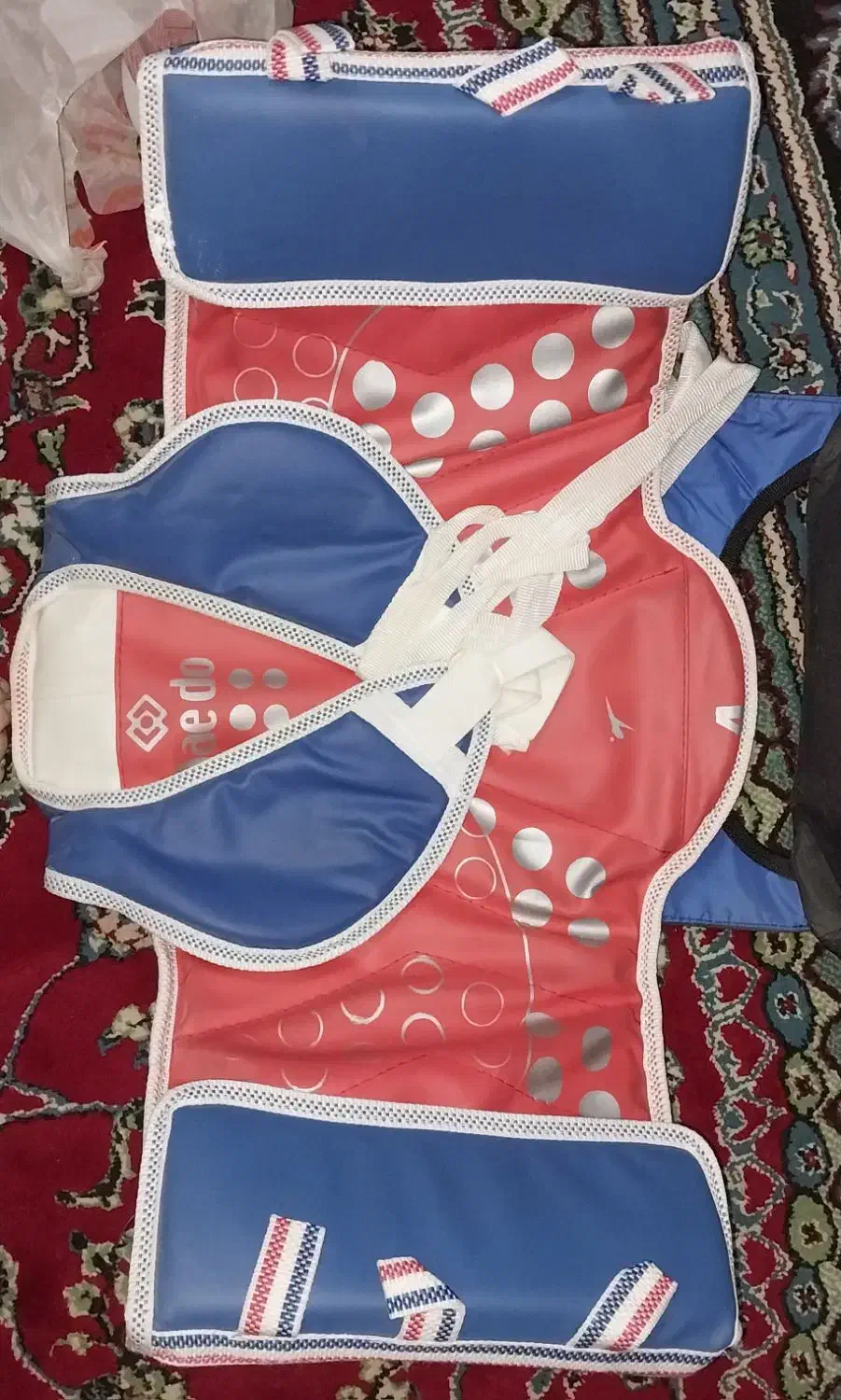 هوگو و لوازم کامل تکواندو + کفش (نو)|تجهیزات ورزشی|کاشان, فین کوچک|دیوار