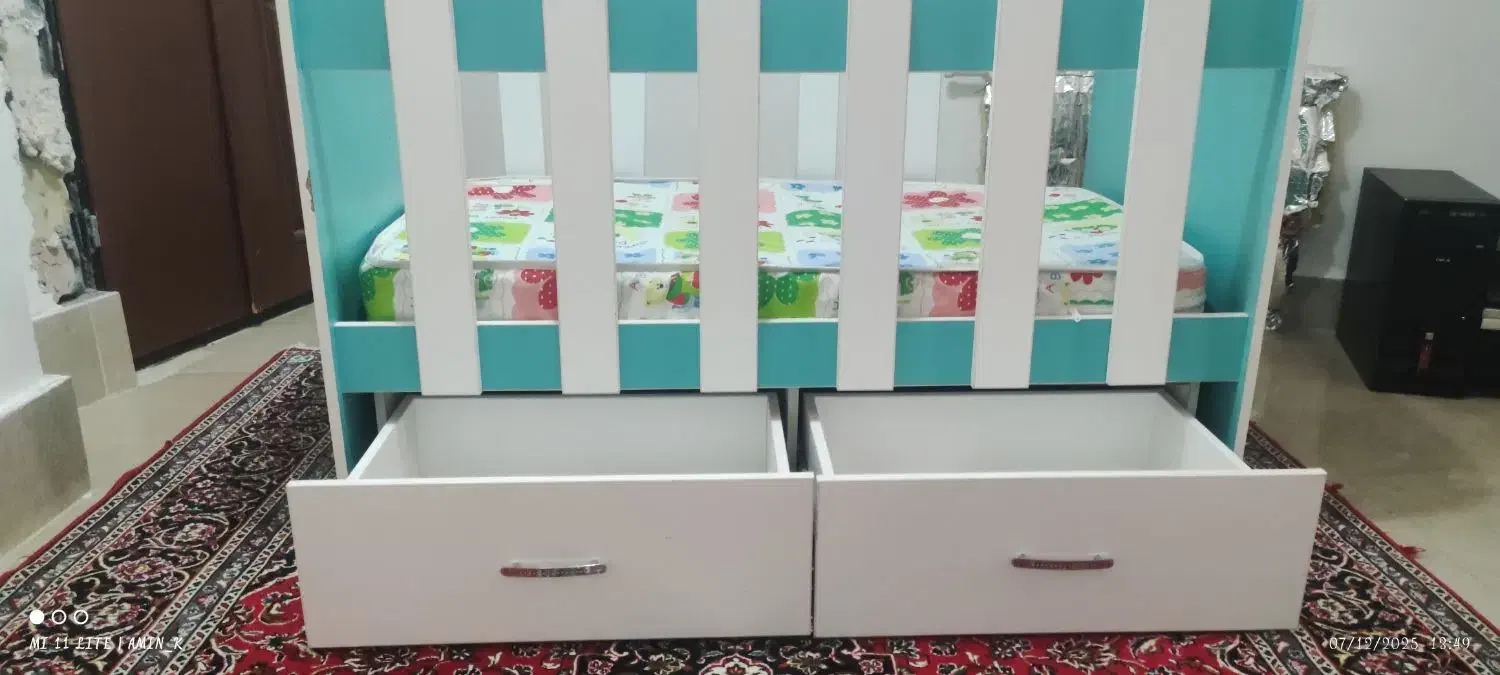 تخت خواب گهواره ای کودک|تخت و صندلی بچه|ارومیه, |دیوار