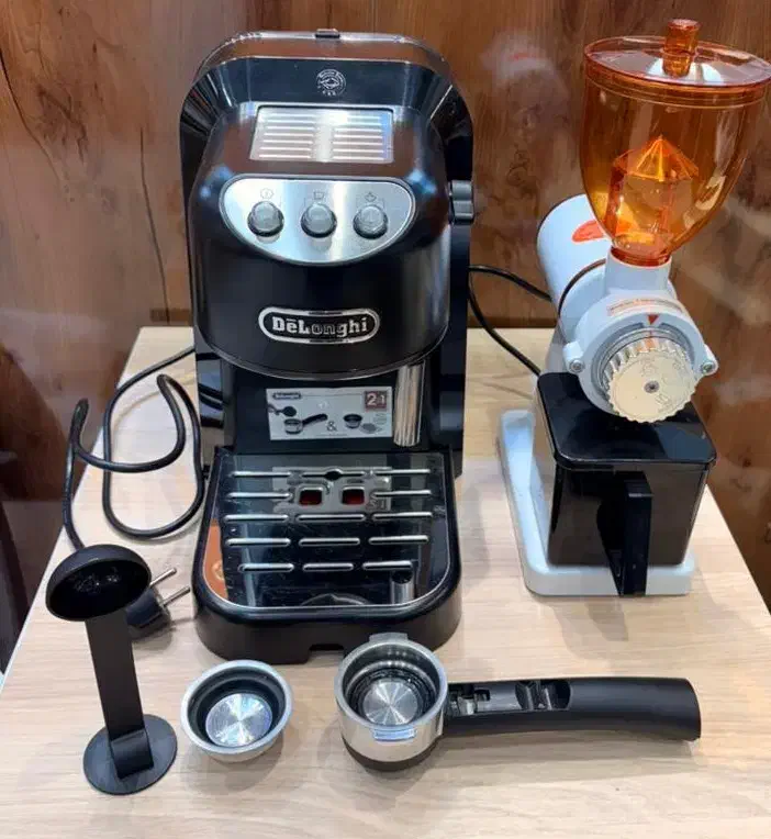 اسپرسو ساز دلونگی همراه اسیاب|سماور، چایساز، قهوهساز|تبریز, |دیوار