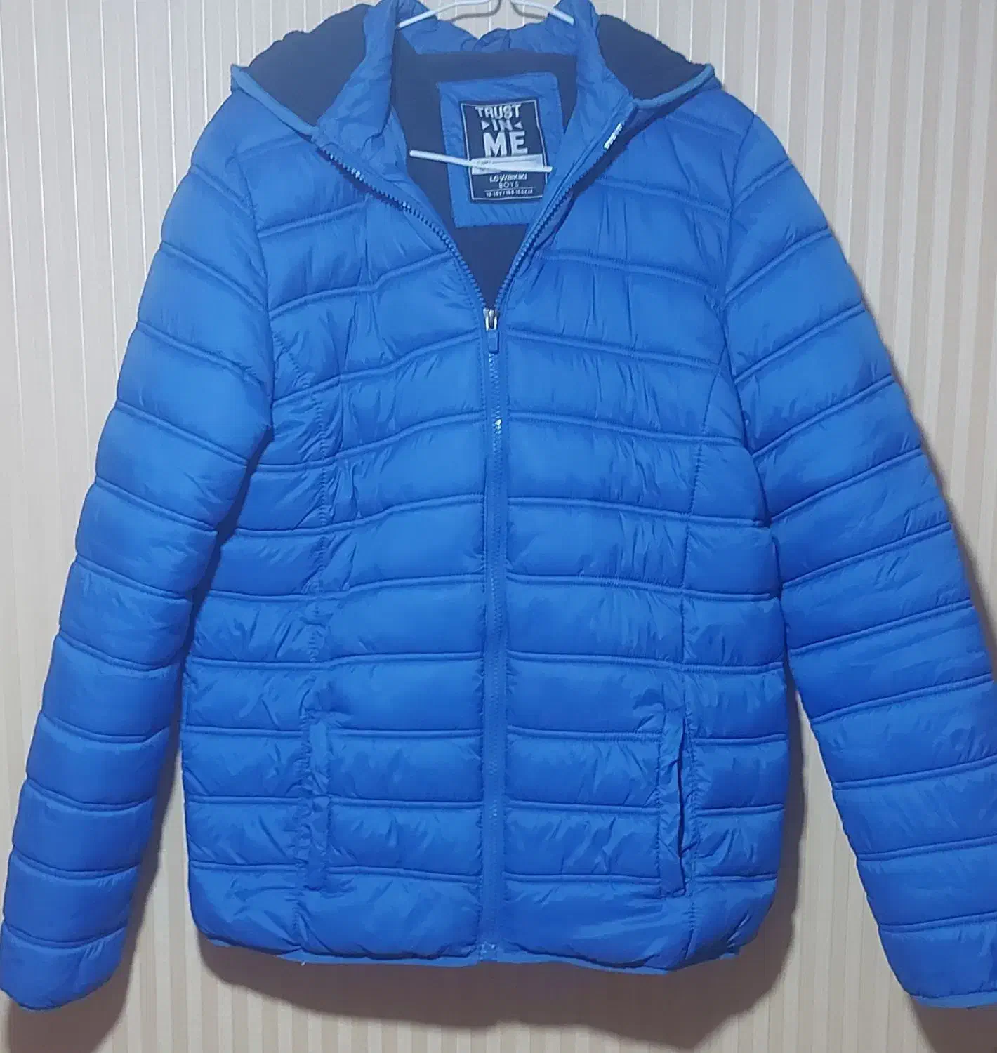 کاپشن LC Waikiki|لباس|رشت, رشتیان|دیوار