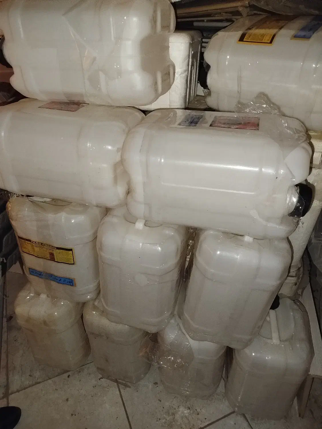 ۲۰ لیتری|ظروف نگهدارنده، پلاستیکی، یکبارمصرف|اصفهان, تخت فولاد|دیوار