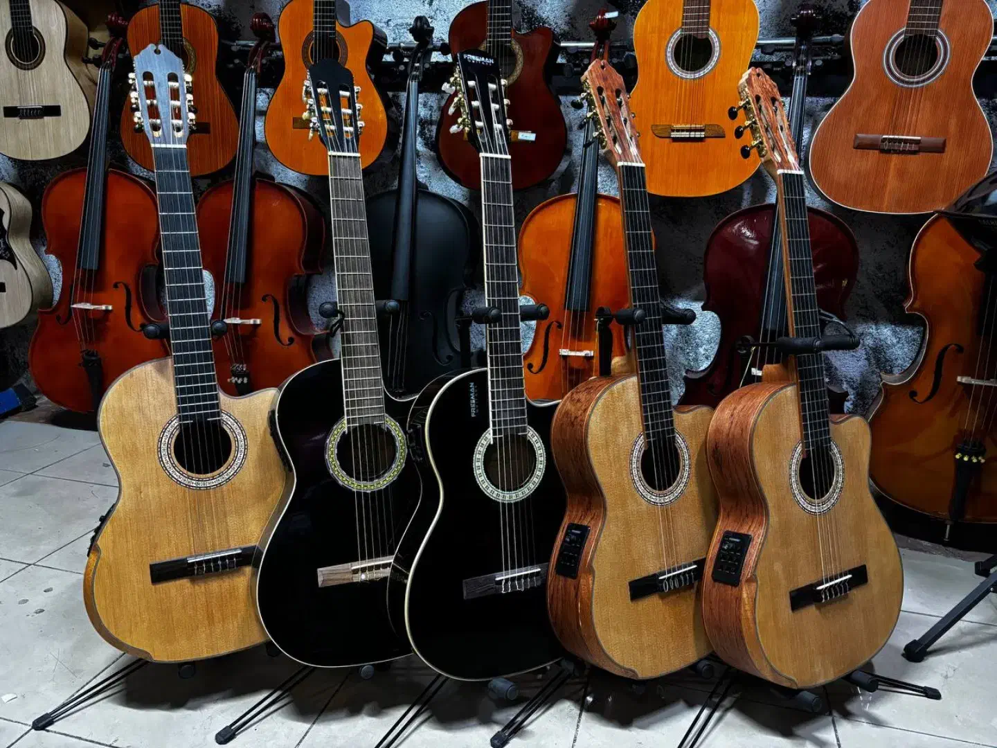 آموزش تخصصی گیتار ( پاپ ایرانی - بلوز - راک )|خدمات آموزشی|شیراز, سینما سعدی|دیوار