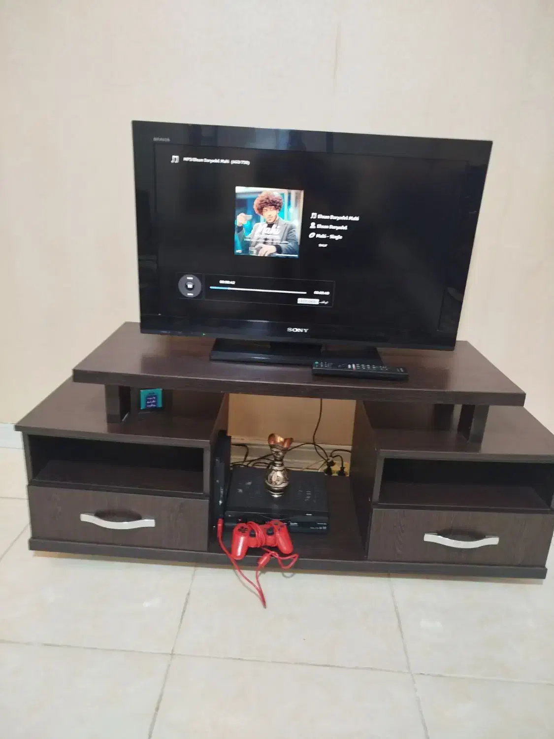 تلویزیون سونی اصل با میز همراه|تلویزیون و پروژکتور|کرمانشاه, |دیوار