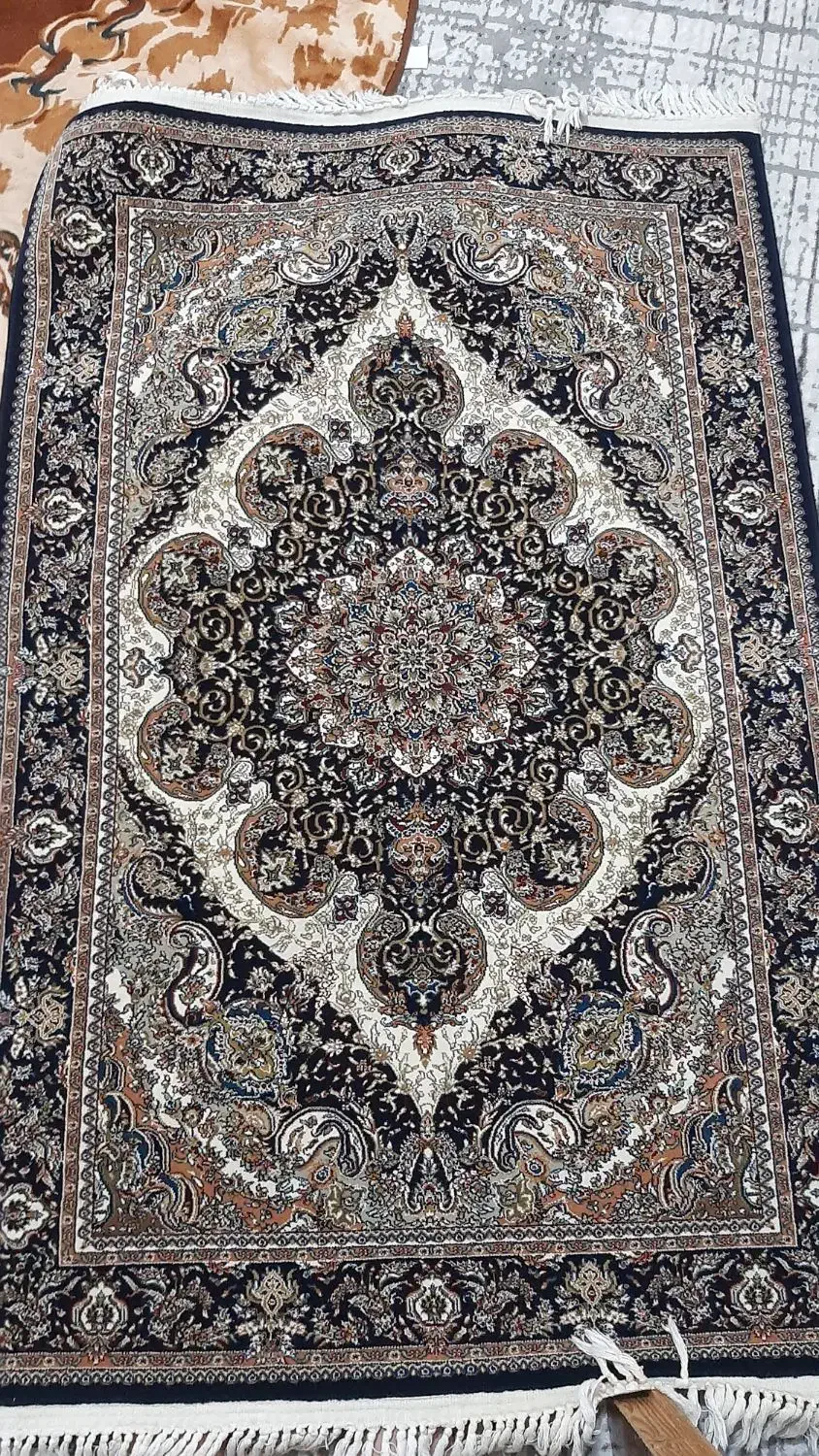 فرش ۱در ۱/۵|فرش|پیشوا, |دیوار