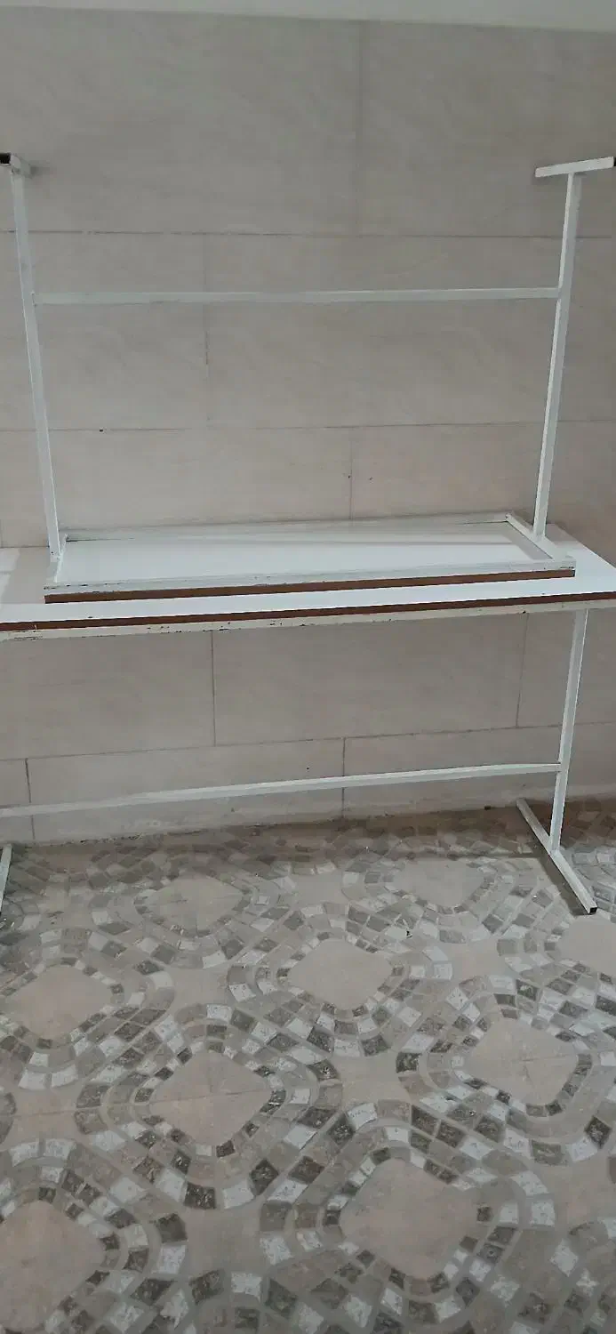 میز کنار چرخ|چرخ خیاطی و ریسندگی|رباطکریم, نصیرشهر|دیوار