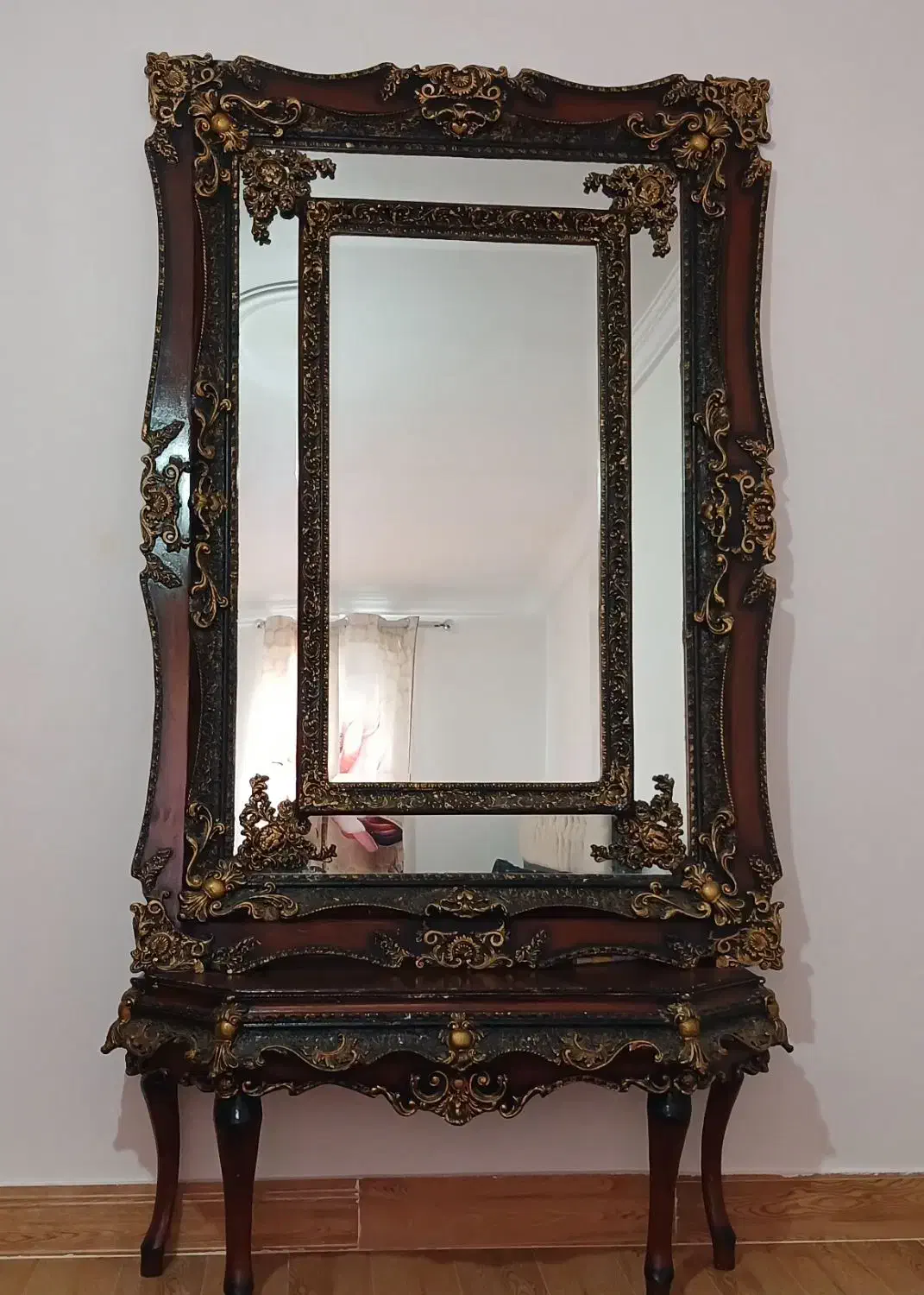 آینه ومیز|بوفه، ویترین، کنسول|بوئین زهرا, |دیوار