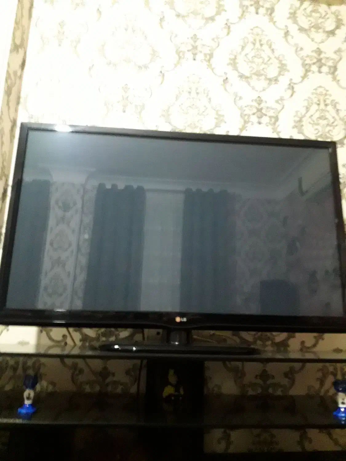 تلوزیون ۴۲ اینچ|تلویزیون و پروژکتور|لنگرود, |دیوار